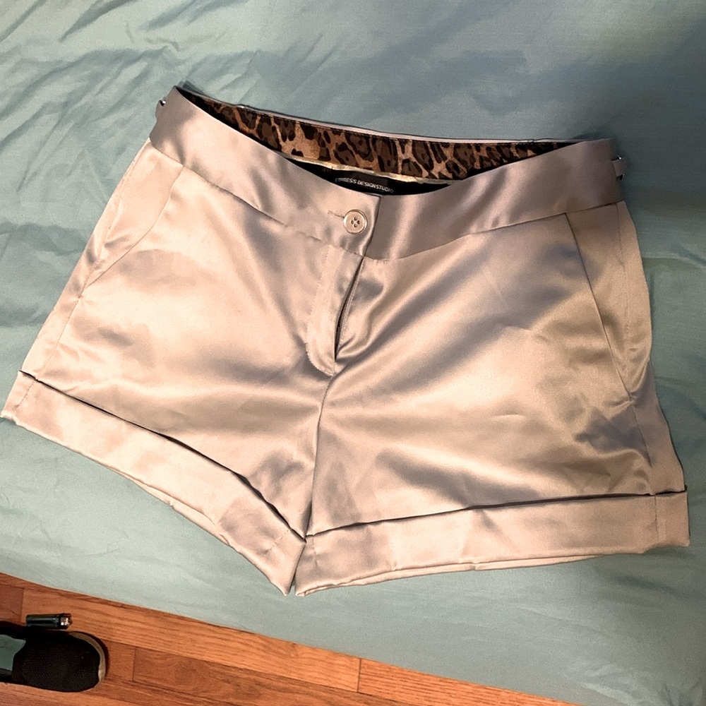 Matte Silver Low Rise shorts - size “0”
